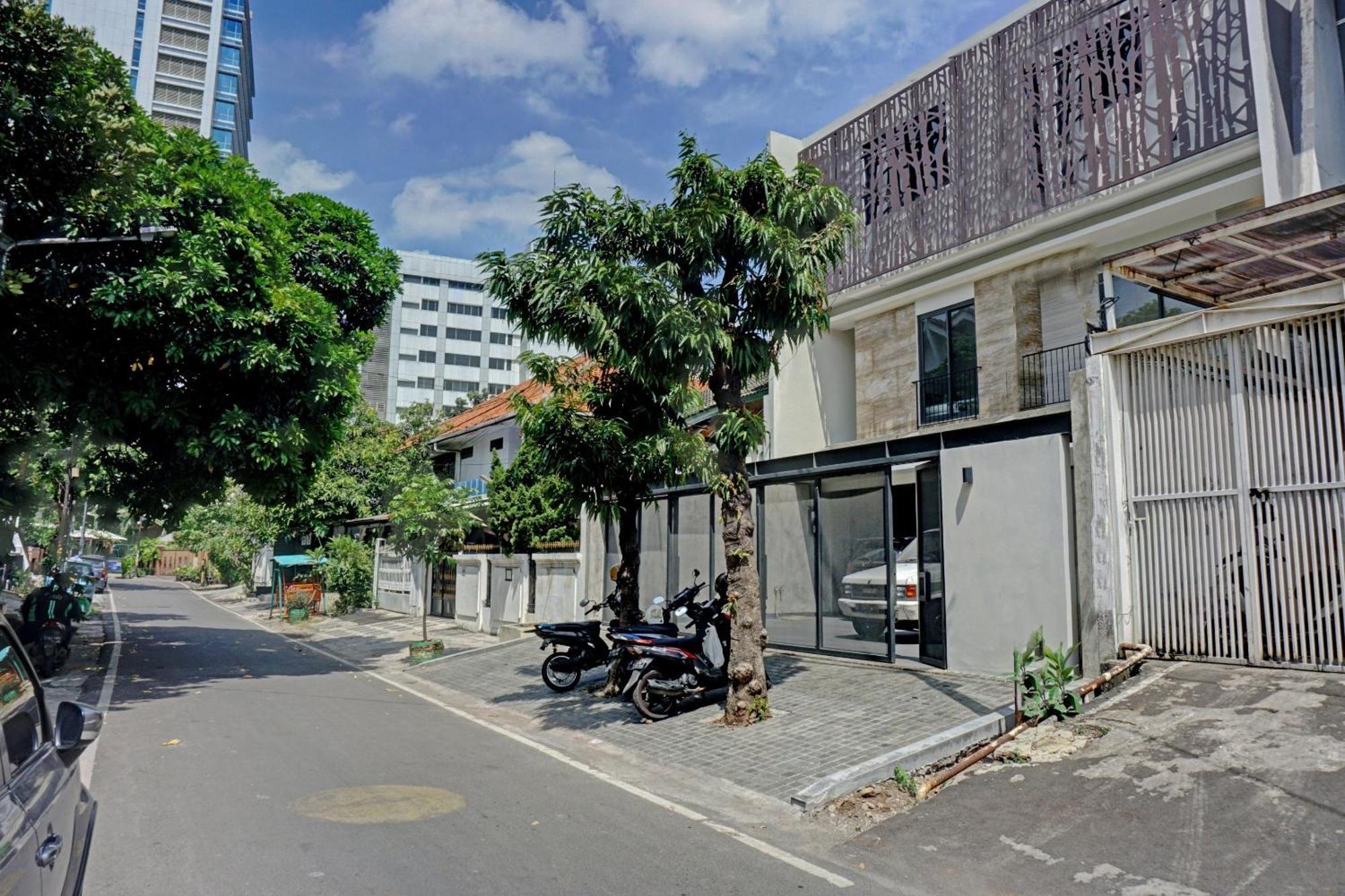 Super Oyo Capital O 90635 Tango Juliet Residence ジャカルタ エクステリア 写真